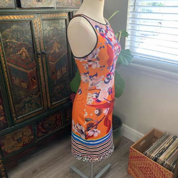 Clover Canyon body on dress - Picture 3 of 9